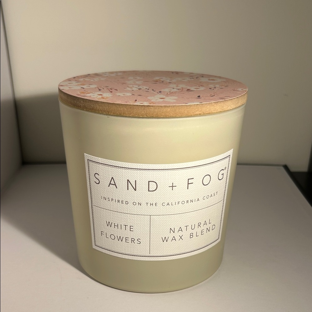 Sand +Fog White Flowers Natural Wax Candle